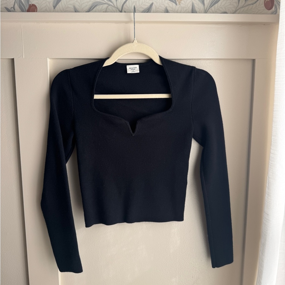 Abercrombie Knit Black Top Size XS